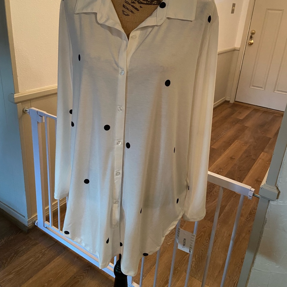 NWT Lularoe Valentine blouse